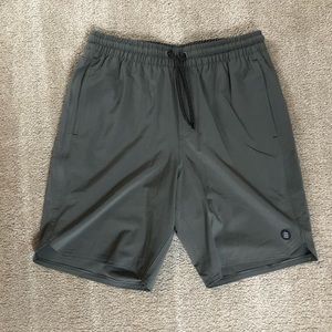 NWT Free Fly Men’s lined Swell Short. Smoke grey